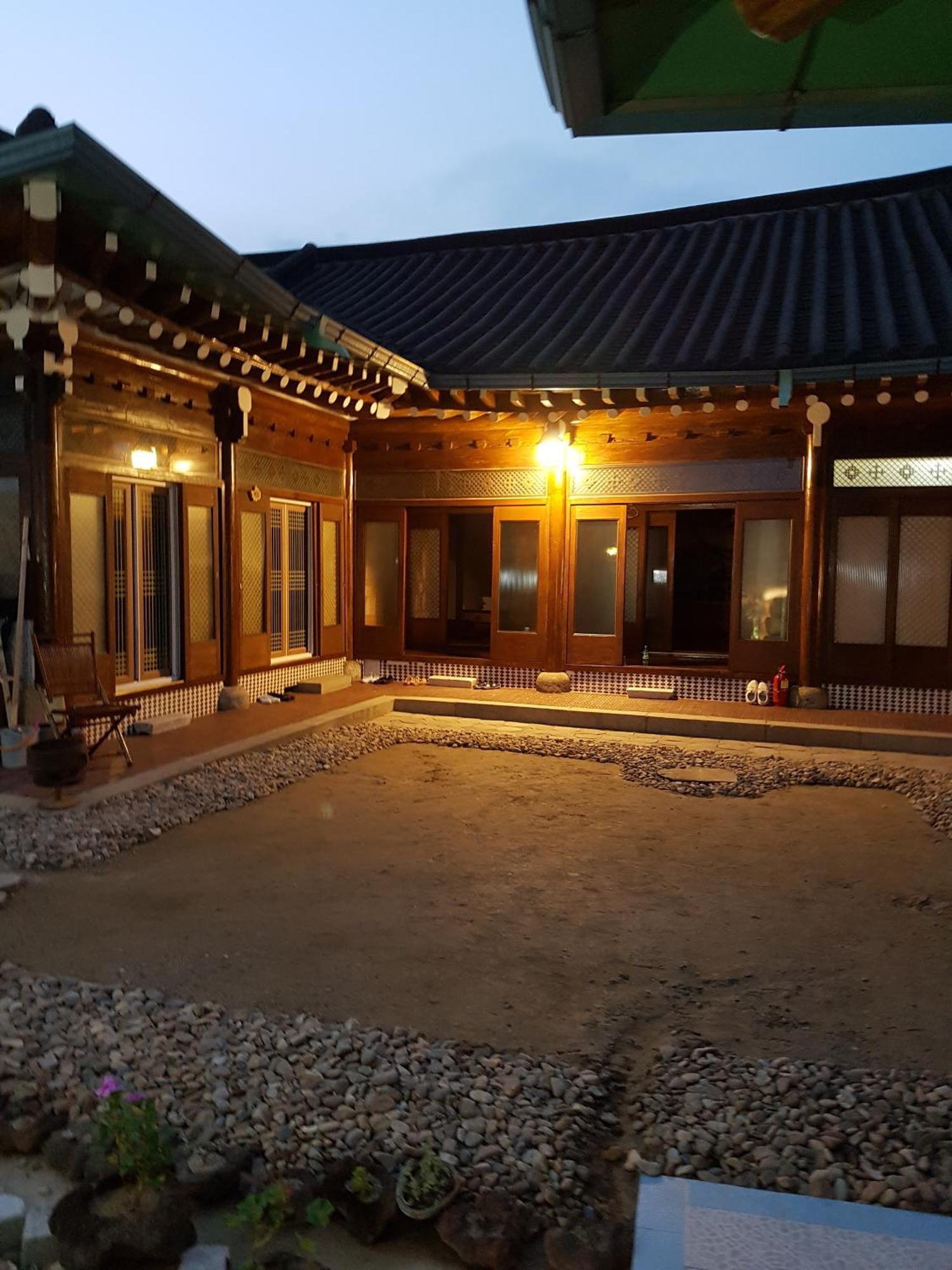 Hotel The Hanok Jeonju Exterior foto